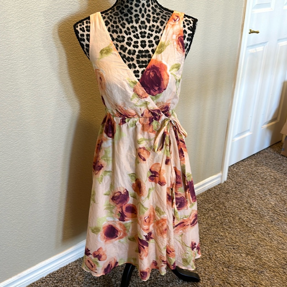 Tommy Bahama dress with flowers, size XS, super soft breathable fabric
